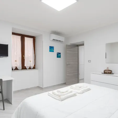 Daire Modern Flat In The Heart Of Near Man