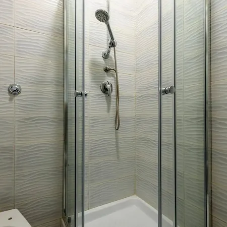 Modern Flat In The Heart Of Near Man